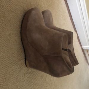 Vince Canute beige platform booties